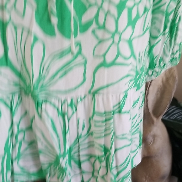 Lilly Pulitzer Green and White Floral Blouse - Picture 5 of 7